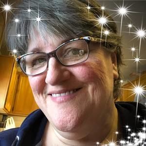 Meet your Posher, Lora